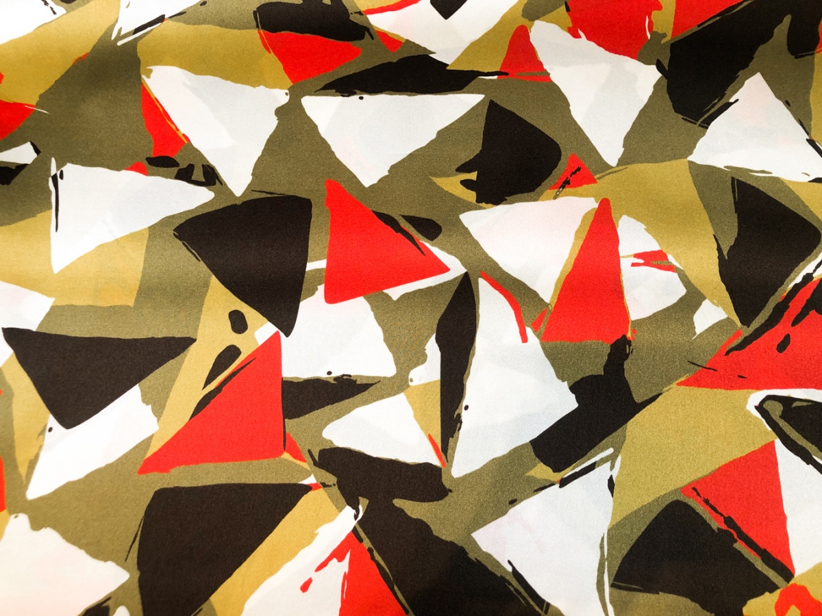 Шелковый атлас с абстракцией - Pierre Cardin