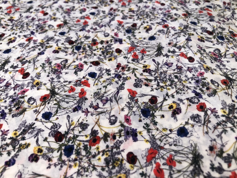 Вискозный шелк с мелкими цветами - Alta Moda