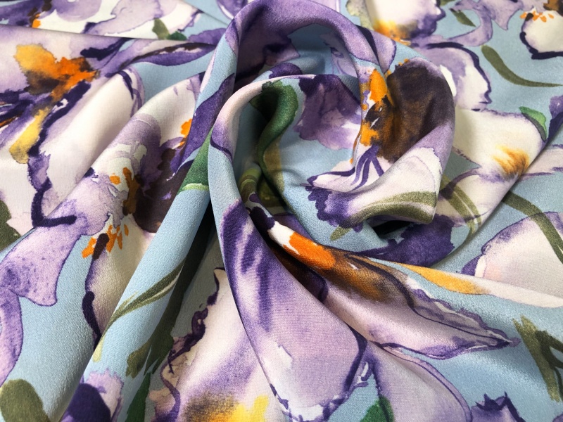 Крепдешин шелковый с фиолетовыми ирисами - Emanuel Ungaro