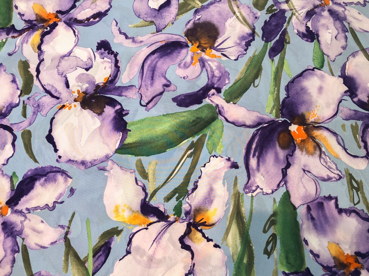 Крепдешин шелковый с фиолетовыми ирисами - Emanuel Ungaro