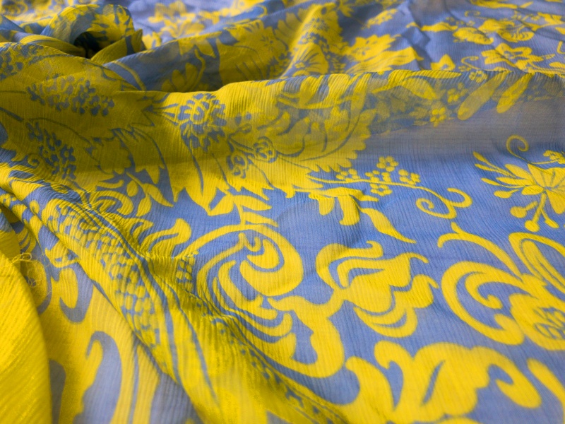 Жоржет шелковый с желтым орнаментом - Alta moda (Carnet)