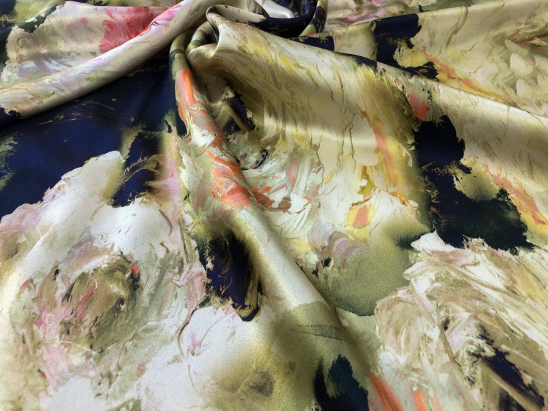 Шелковый атлас с абстрактными цветами - Ruffo Coli