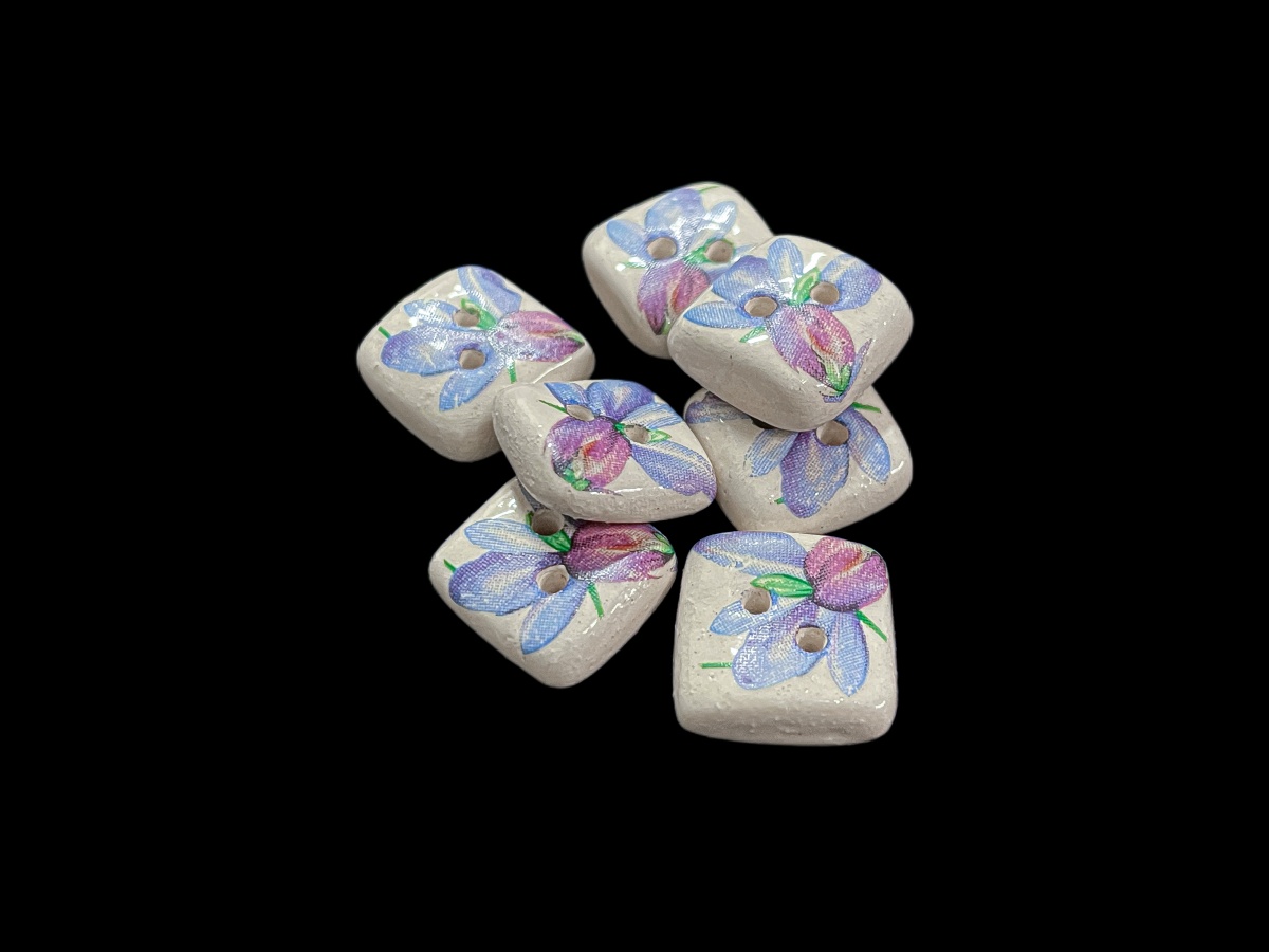 Керамические пуговицы с цветами